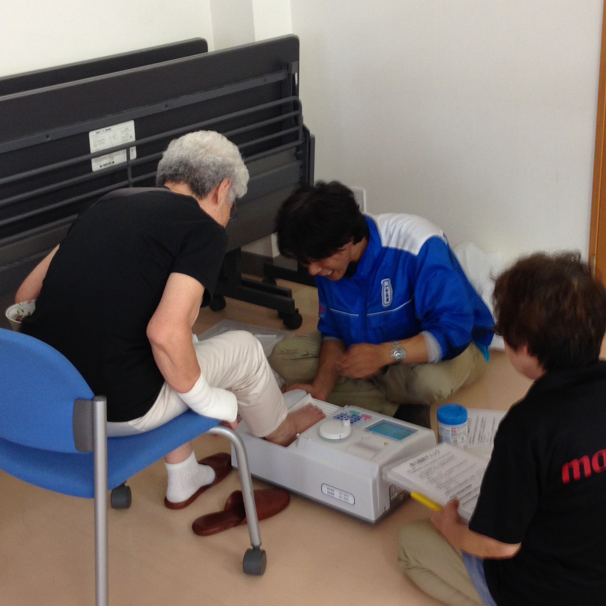 ８月１８日（火）骨の診断、受信された方の骨は年齢比較の結果、若いです。