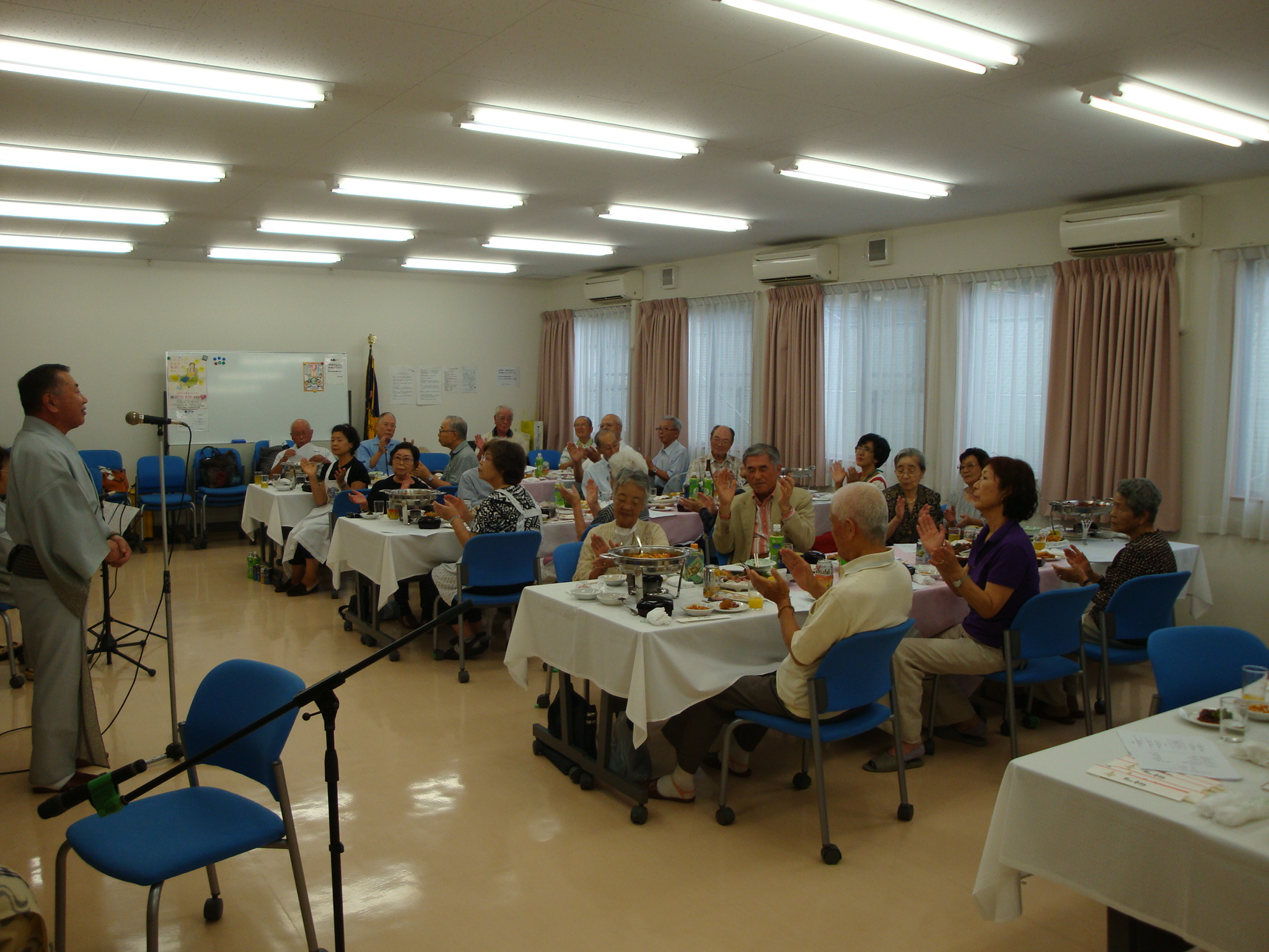９月１３日　町内会の敬老会が行われました。